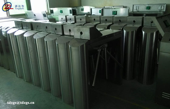 옥외 전자 입장 삼각 십자형 회전식 문 문, 600 MM 수로 폭